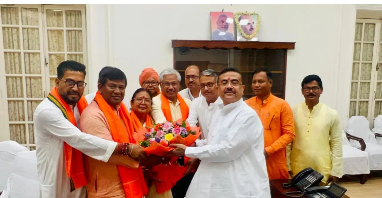BJP MLA Ratindra Bose with other BJP leaders Pic/X